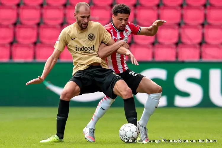 PSV loopt tegen eerste oefennederlaag op in thuisduel tegen Eintracht Frankfurt