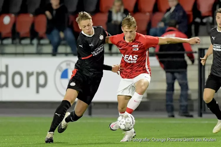 Jong AZ na rust geveld door Jong PSV na loepzuivere hattrick Saibari