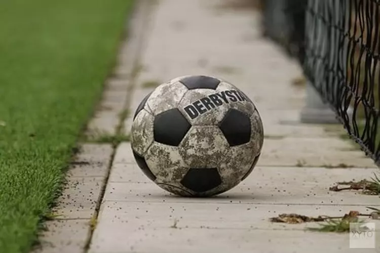 FC Eindhoven en Helmond Sport weten net niet te vinden in derby