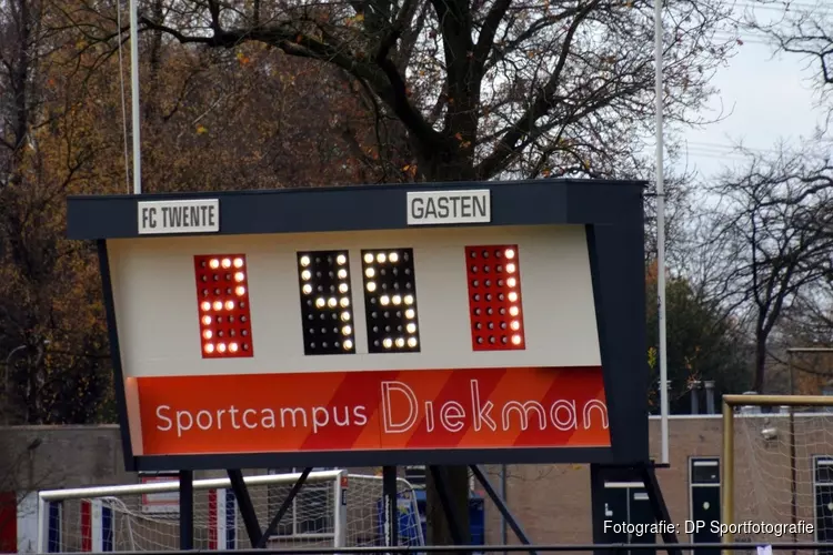 Stuivertje wisselen in play-offs: FC Twente neemt koppositie weer over van PSV