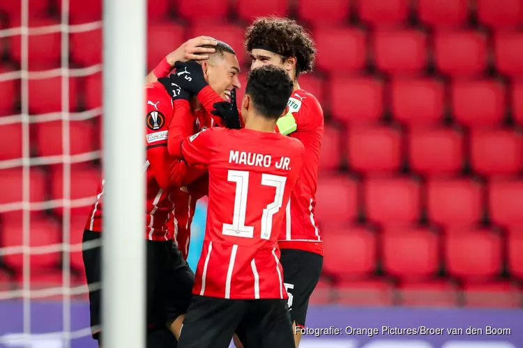 PSV houdt kans op Europese overwintering na winst op Sturm Graz